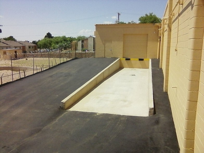 More Photos Of 7844 E Gateway Blvd, El Paso Unknown For Lease