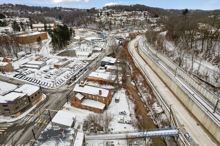 More Photos Of 2404 Saw Mill Run Blvd, Pittsburgh Storefront For Sale