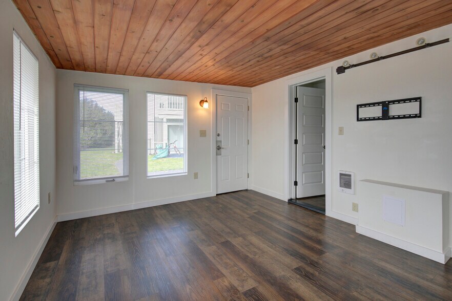 More Photos Of 1031 Discovery Ave SE, Ocean Shores Apartments For Sale