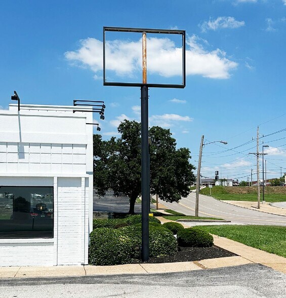 More Photos Of 4071 Union Rd, Saint Louis Fast Food For Lease