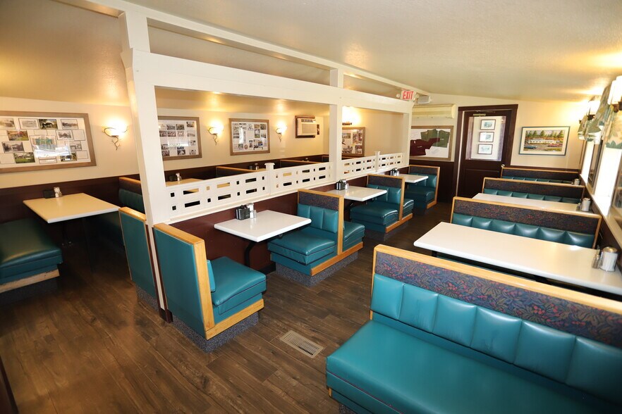 More Photos Of 686 Broad St, Lyndonville General Retail For Sale