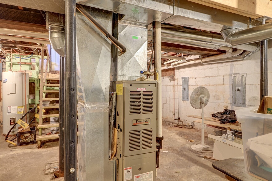 More Photos Of 603 W Rock Falls Rd, Rock Falls General Retail For Sale