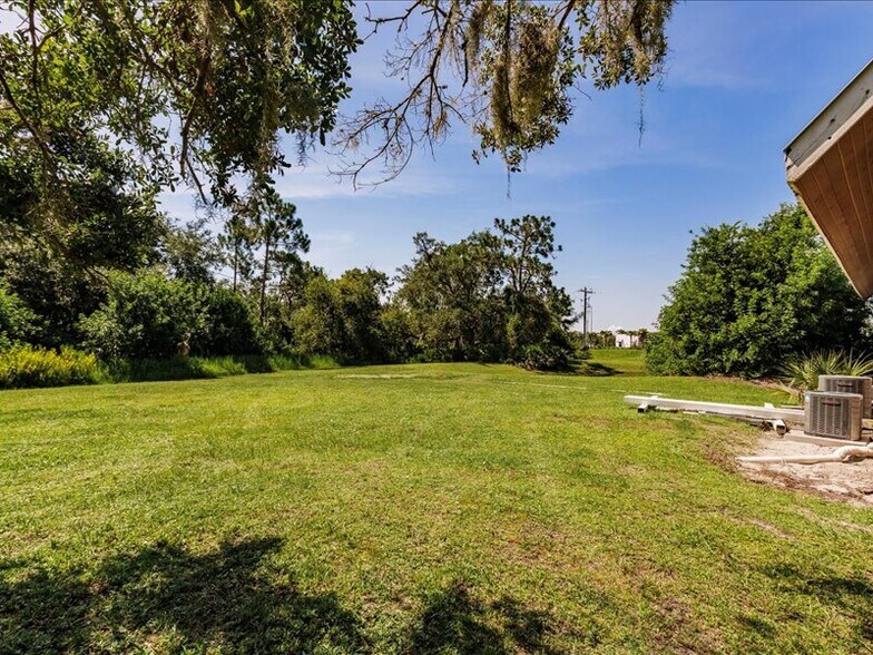 More Photos Of 13225 FL-64, Bradenton Loft Creative Space For Sale