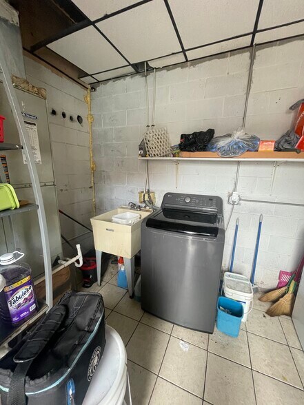 More Photos Of 1816 E Southeast Loop 323, Tyler General Retail For Sale