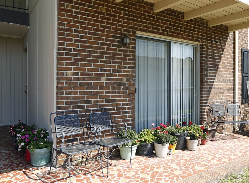 More Photos Of 29 Briar Cir, Fayetteville Apartments For Sale