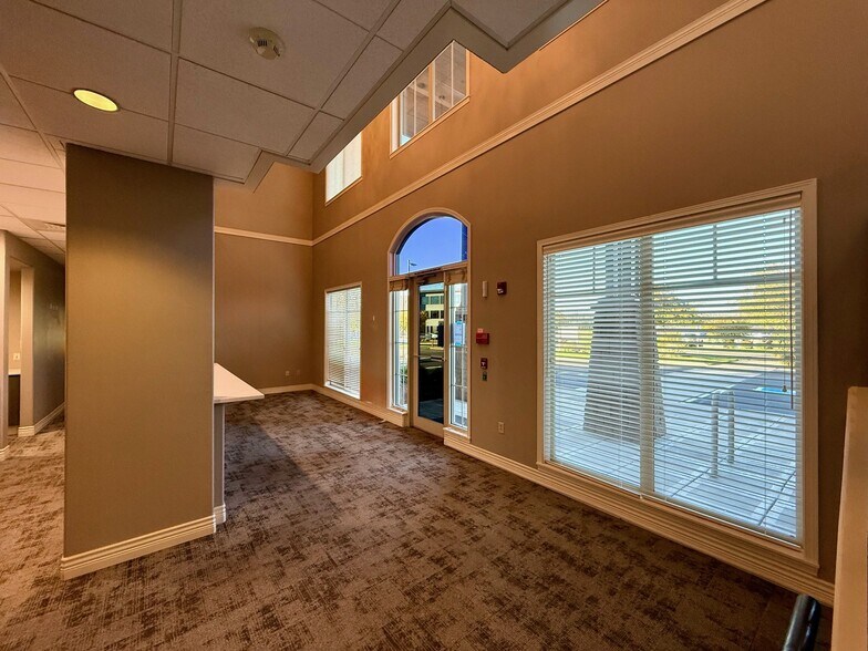 More Photos Of 486 SW Bluff Dr, Bend Office For Lease
