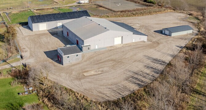 More Photos Of 140 Elizabeth St, Lambton Shores Distribution For Sale