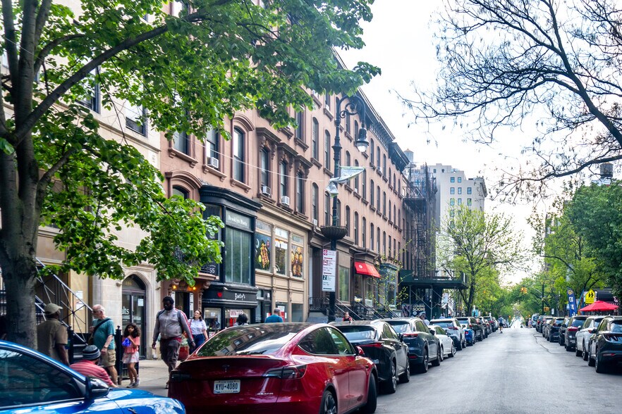 More Photos Of 144 Montague St, Brooklyn Storefront Retail Residential For Lease