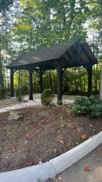 More Photos Of 116 Chantilly Ln, Maryville Medical For Sale