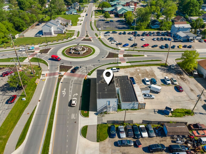 More Photos Of 10567 N College Ave, Carmel Storefront Retail Office For Lease