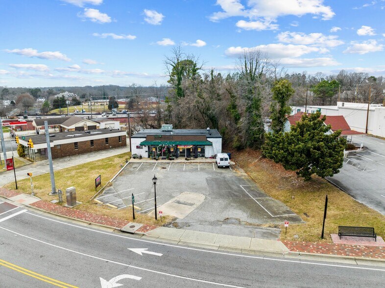 More Photos Of 109 E Main St, Jamestown Freestanding For Sale