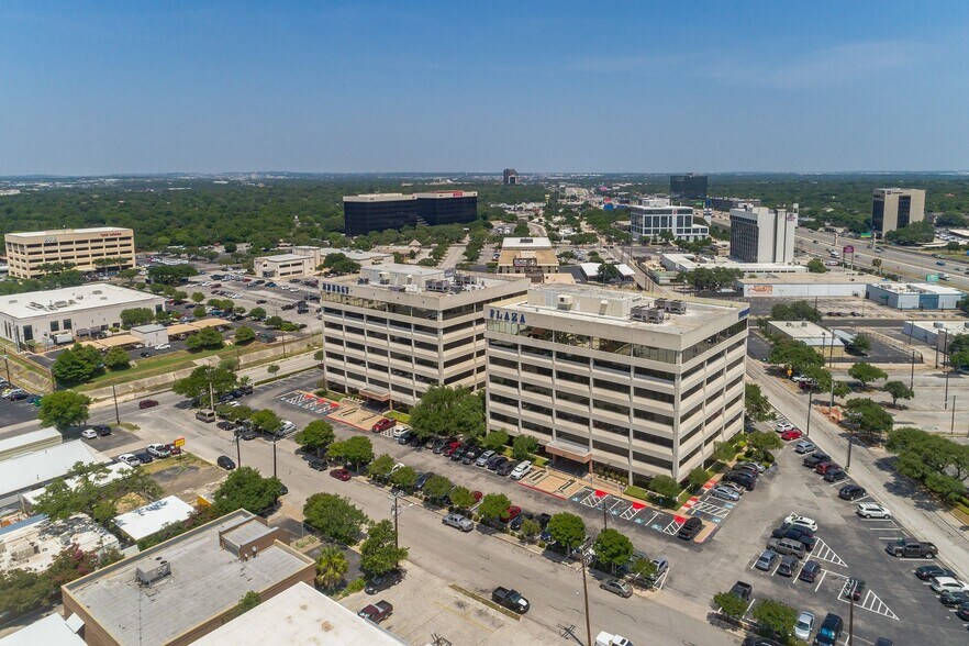 More Photos Of 8620 N New Braunfels Ave, San Antonio Unknown For Lease