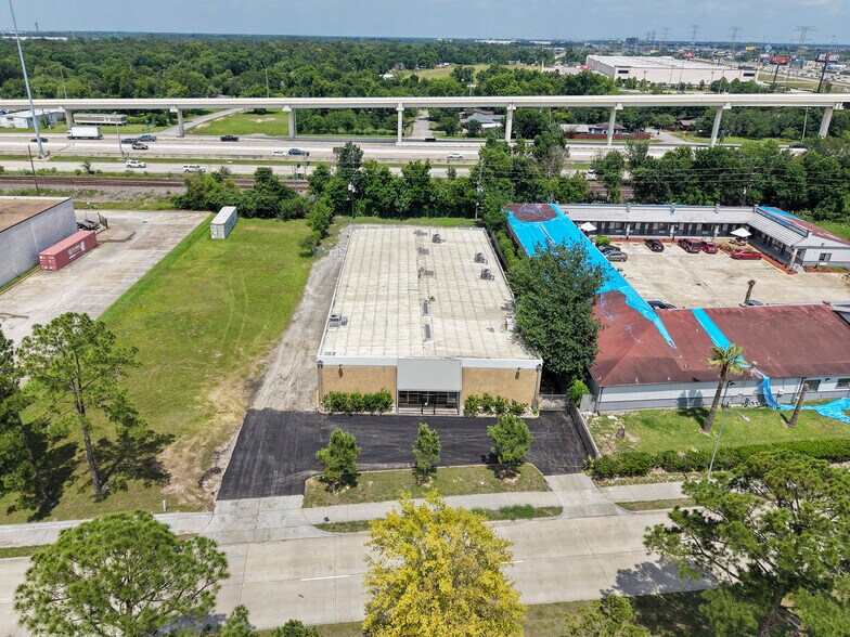 More Photos Of 15458 W Hardy Rd, Houston Warehouse For Sale