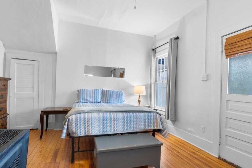 More Photos Of 33 Vance Ave, Black Mountain Apartments For Sale