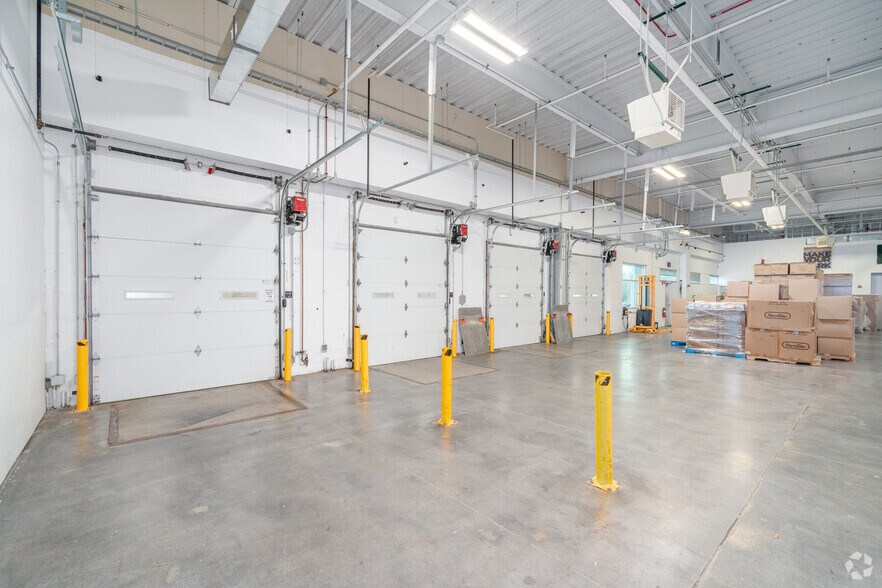 More Photos Of 1930 Innovation Way, Libertyville Manufacturing For Lease