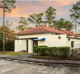 More Photos Of 4640 Woodlands Pky, The Woodlands Bank For Lease