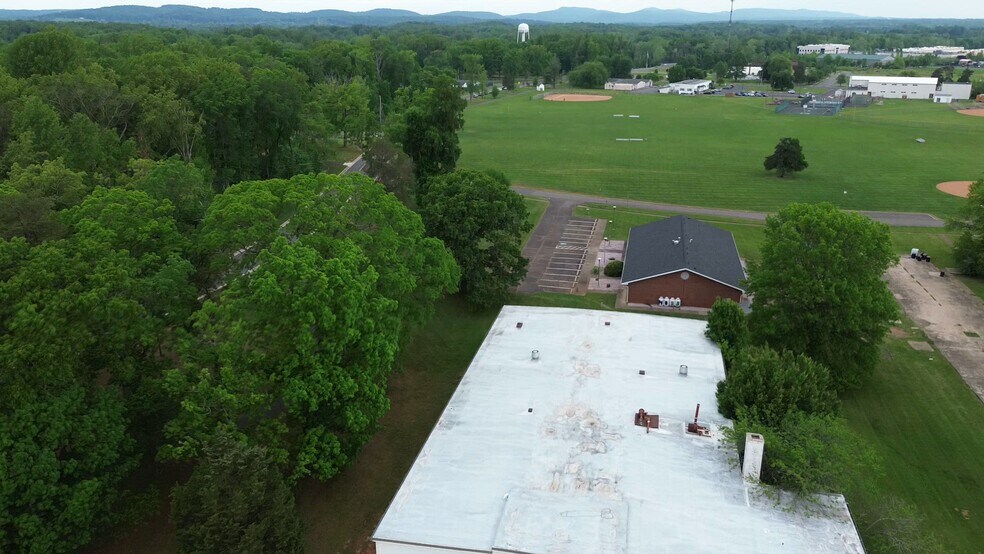 Primary Photo Of 4260 Sigler Rd, Warrenton Light Manufacturing For Sale