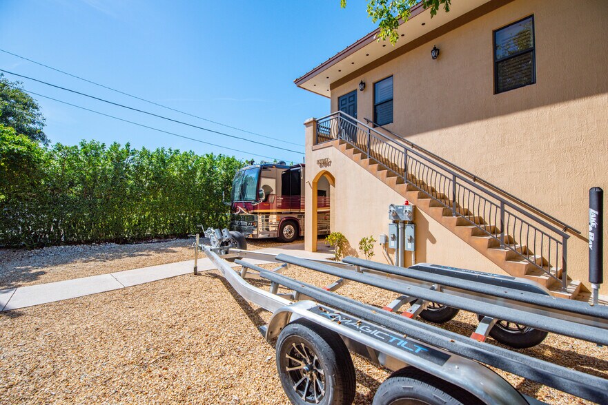 More Photos Of 87847 Overseas Hwy, Islamorada Medical For Sale