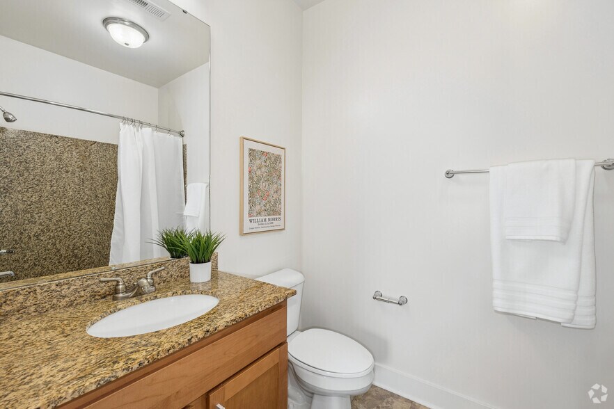 More Photos Of 2904-2914 Short Vine St, Cincinnati Apartments For Lease