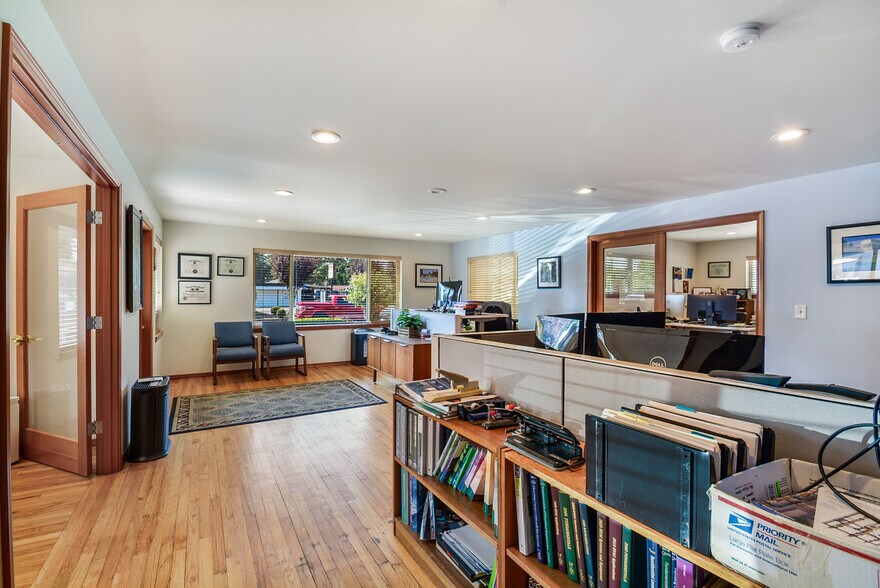 More Photos Of 8021 State Ave, Marysville Office For Sale