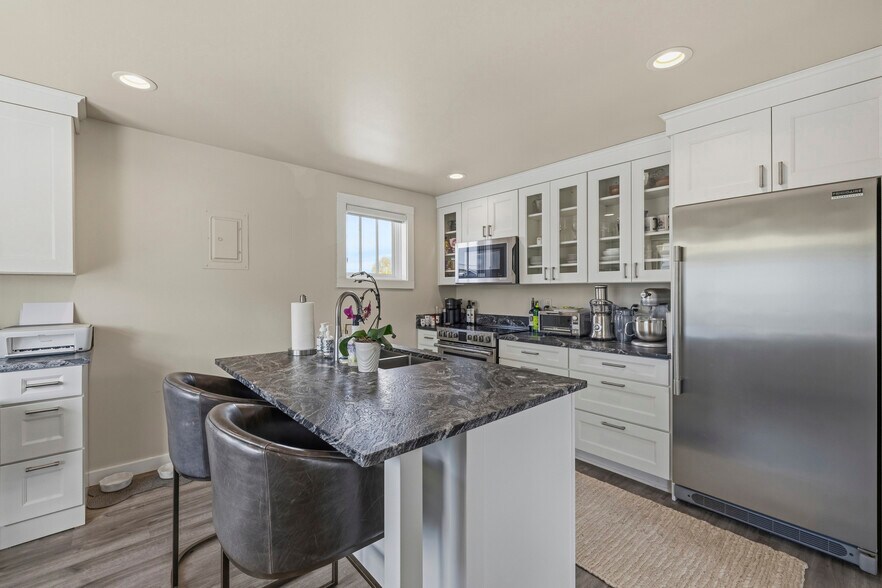 More Photos Of 101-107 S 1st St, La Conner Storefront For Sale