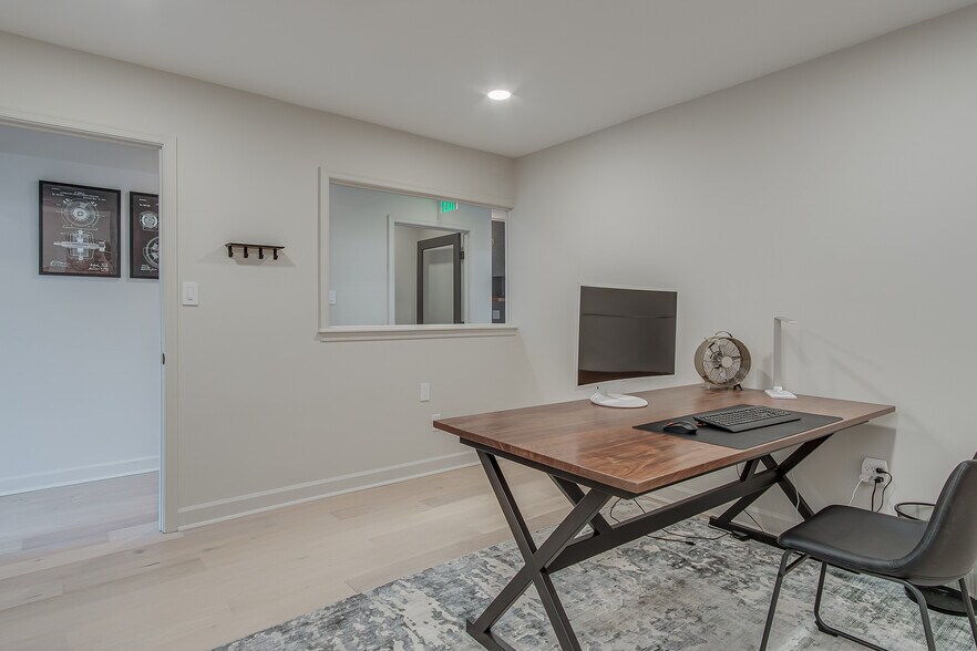 More Photos Of 129 W Patrick St, Frederick Office Residential For Lease