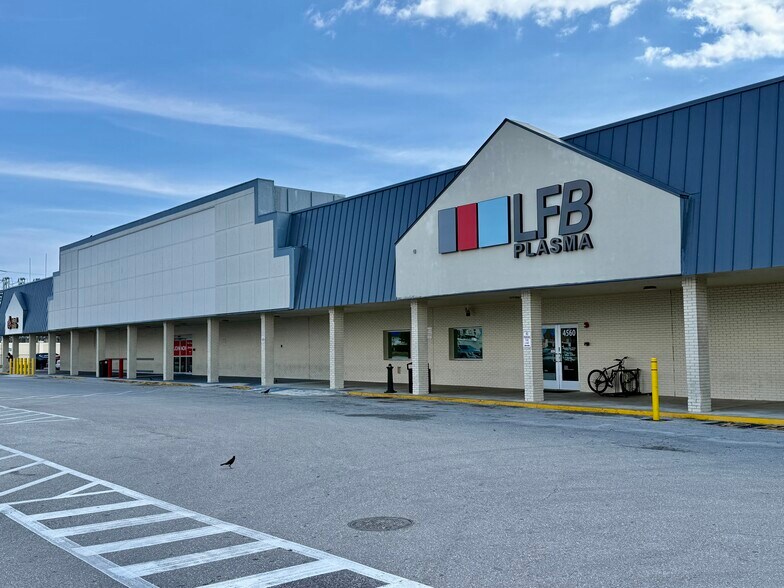 More Photos Of 4550-4644 Lake Worth Rd, Green Acres Unknown For Lease