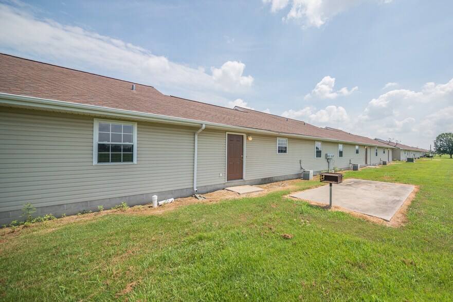 More Photos Of 12628 Edwards Ln, Ina Apartments For Sale