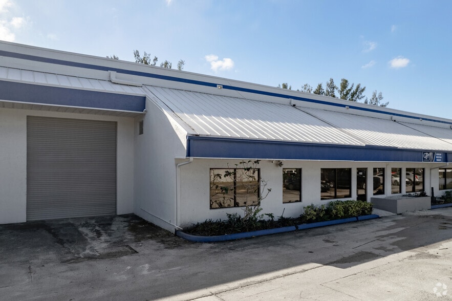 More Photos Of 4800 SW 51st St, Davie Unknown For Lease