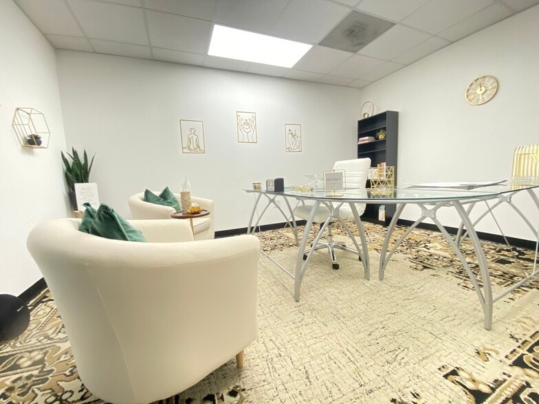 More Photos Of 2488 SW Lakewood Ave, Atlanta Office Residential For Lease