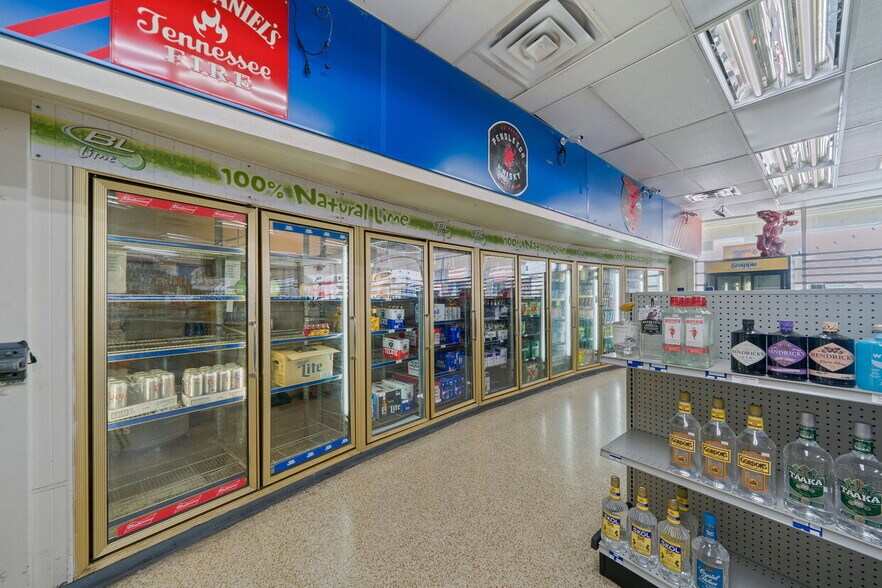 More Photos Of 6325 Bandera Rd, San Antonio Convenience Store For Sale