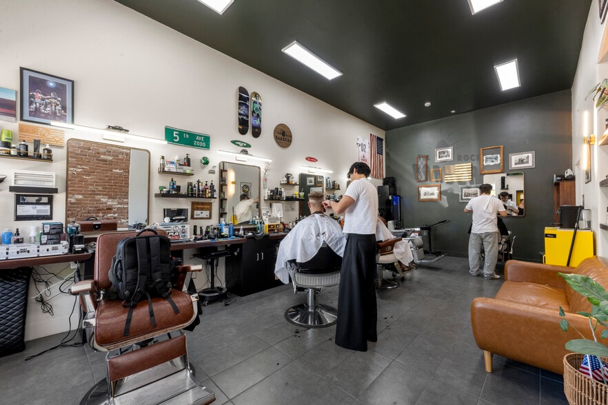 More Photos Of 505-678 Lincoln Blvd, Lincoln Storefront For Sale