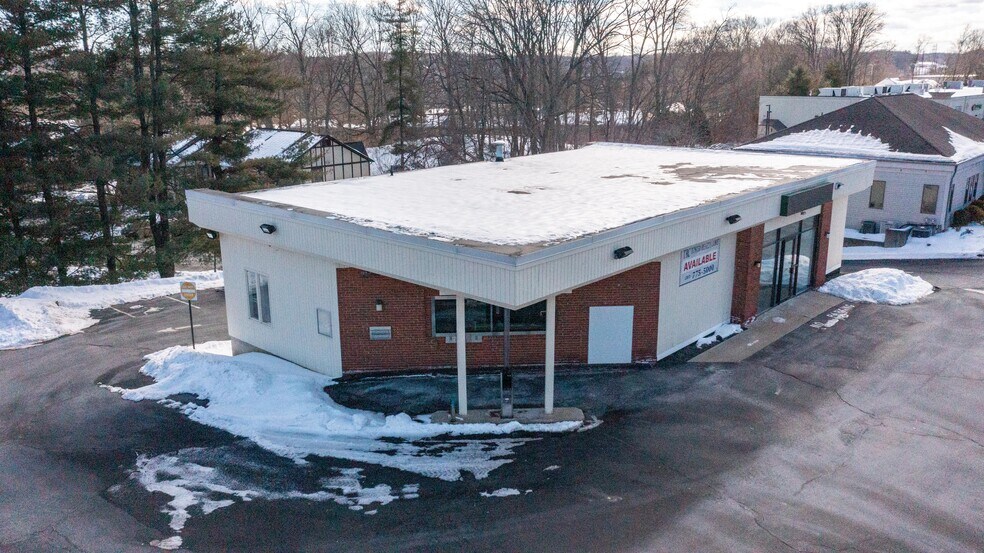 More Photos Of 243-247 Federal Rd, Brookfield Office For Lease