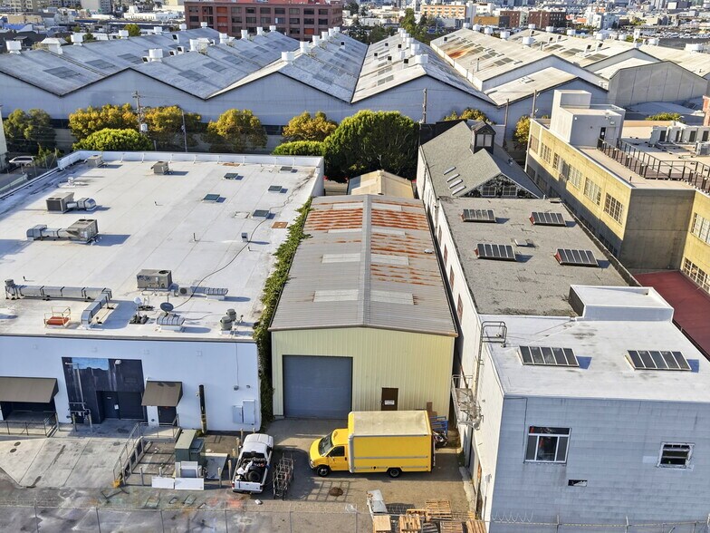 More Photos Of 2757 16th St, San Francisco Warehouse For Lease