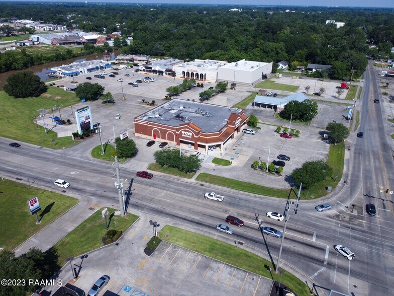 More Photos Of 100-225 N Lewis St, New Iberia Unknown For Lease