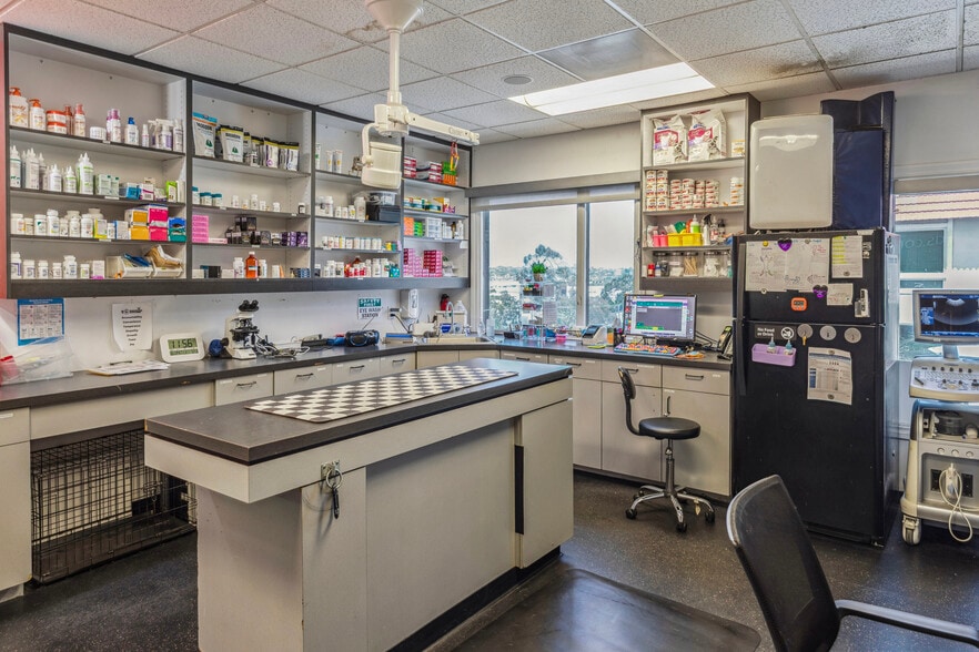 More Photos Of 2143-2147 San Diego Ave, San Diego Medical For Sale