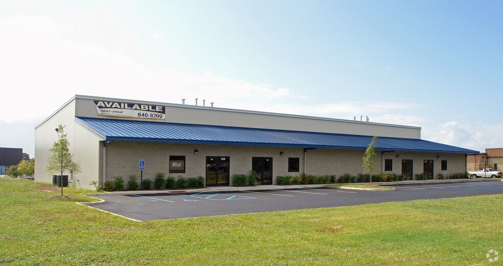 Primary Photo Of 2858 Crusader Cir, Virginia Beach Showroom For Lease