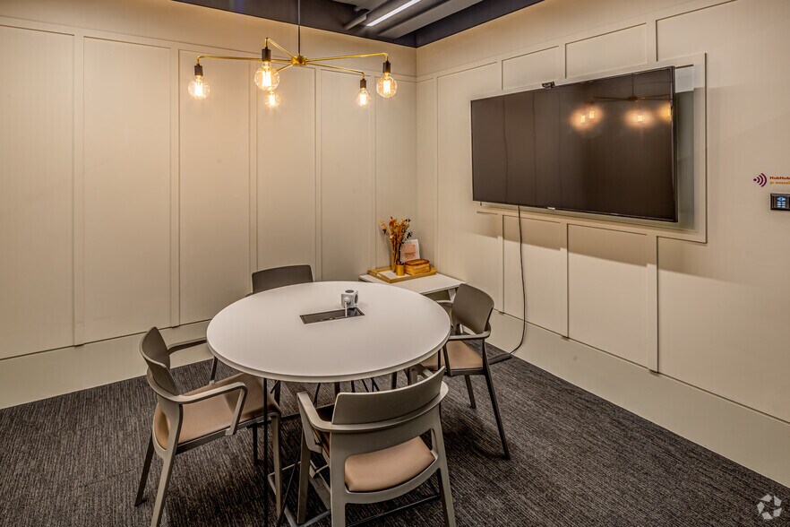 More Photos Of 20 Farringdon St, London Coworking Space