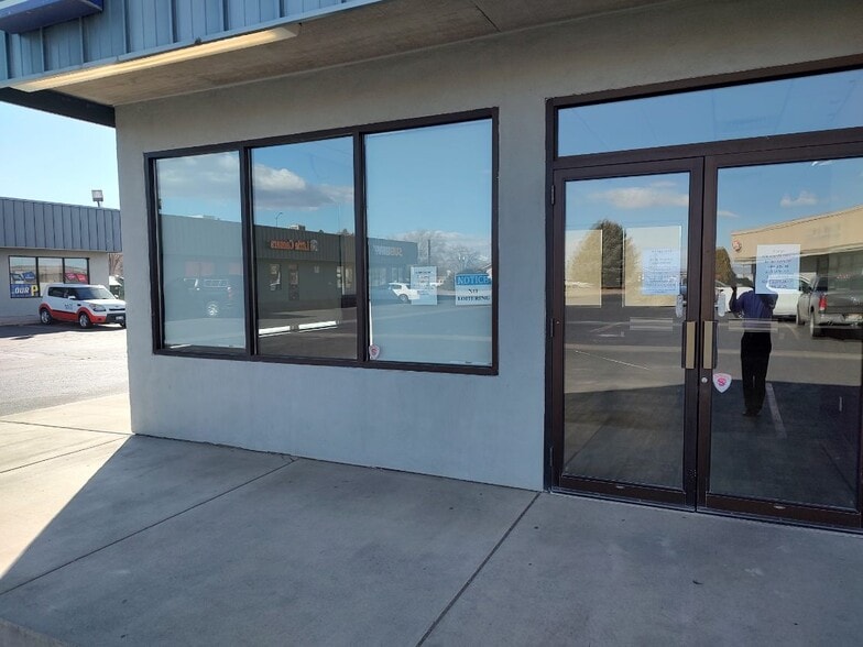 More Photos Of 220-240 N Palmer St, Delta Unknown For Lease