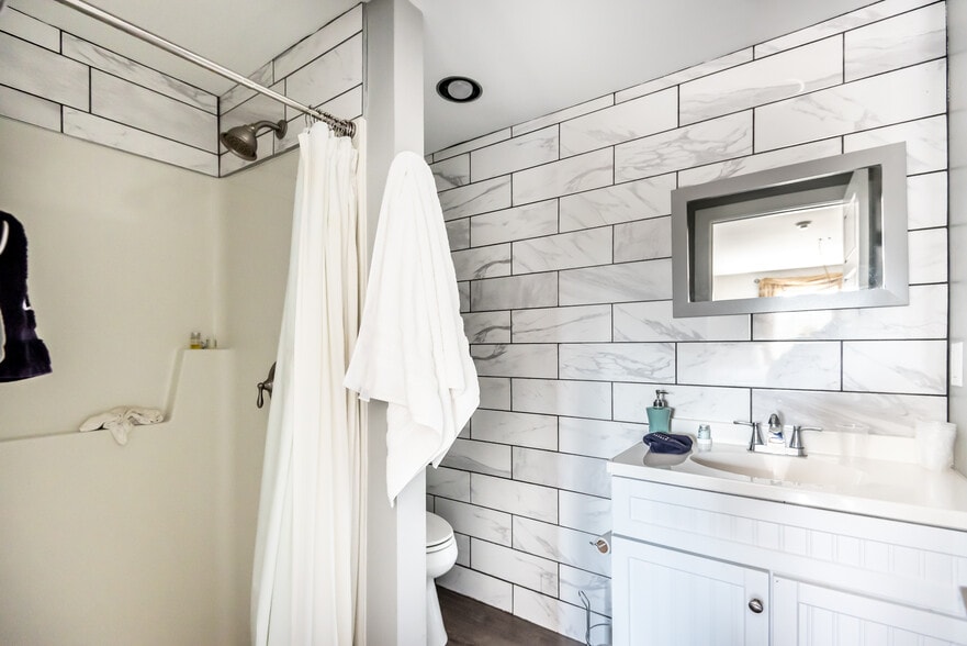 More Photos Of 121 S Main St, Waynesville Hospitality For Sale