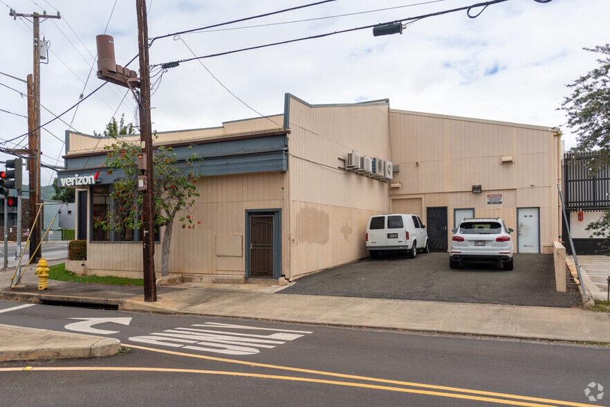 More Photos Of 909 Kapahulu Ave, Honolulu Freestanding For Lease