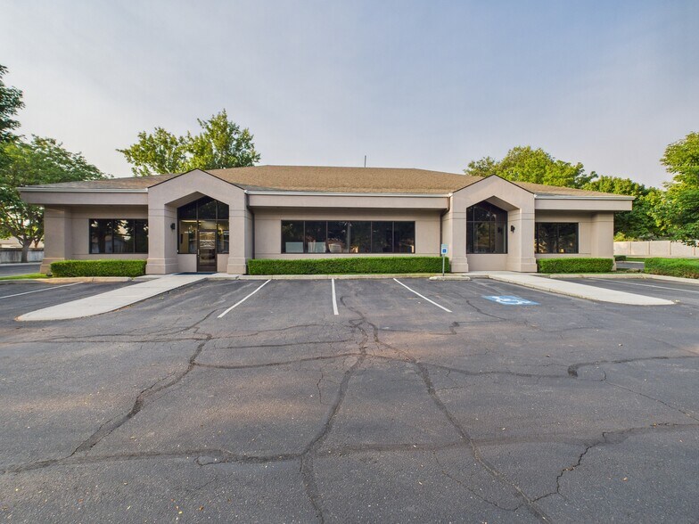 More Photos Of 1110 N Five Mile Rd, Boise Office For Sale