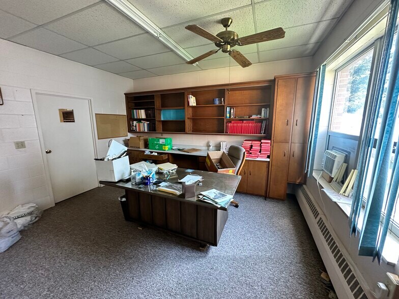 More Photos Of 205 E 10th St, Sterling Religious Facility For Sale