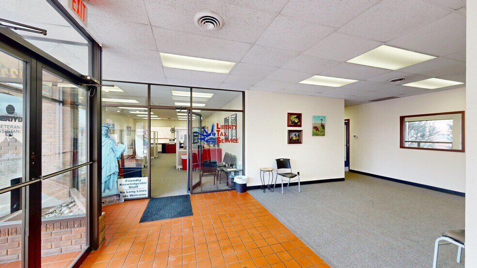More Photos Of 324 E Washington Ave, Riverton Office For Sale