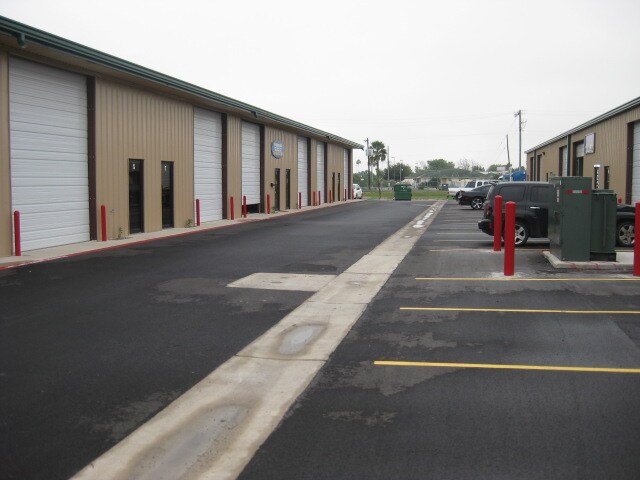More Photos Of 301 Cedar Ave, McAllen Warehouse For Lease