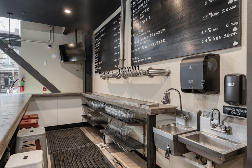 More Photos Of 500 Market St, Santa Fe Storefront Retail Office For Lease