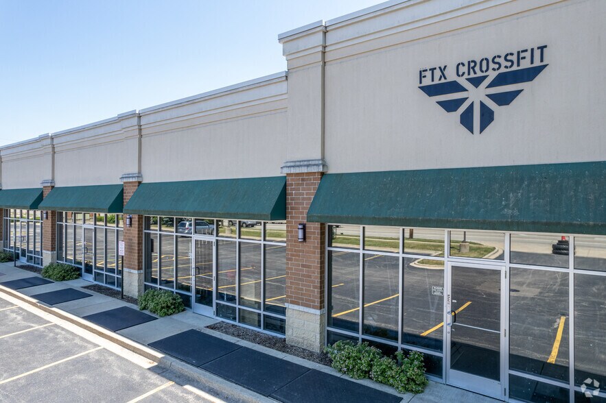 More Photos Of 1000-1050 Geneva Rd, Wheaton Unknown For Lease