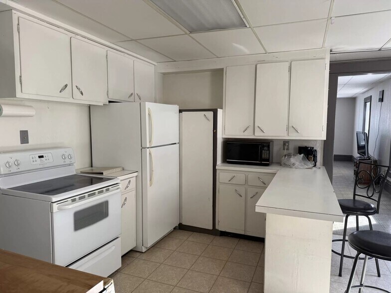 More Photos Of 840 S 3rd Ave, Wausau Storefront Retail Residential For Sale