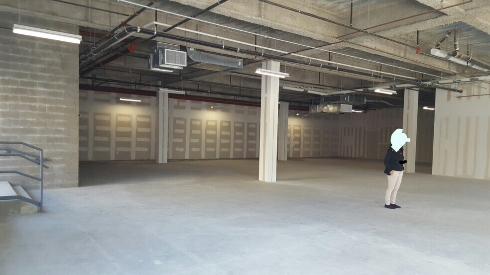 More Photos Of 3617 13th Ave, Brooklyn Self Storage For Lease