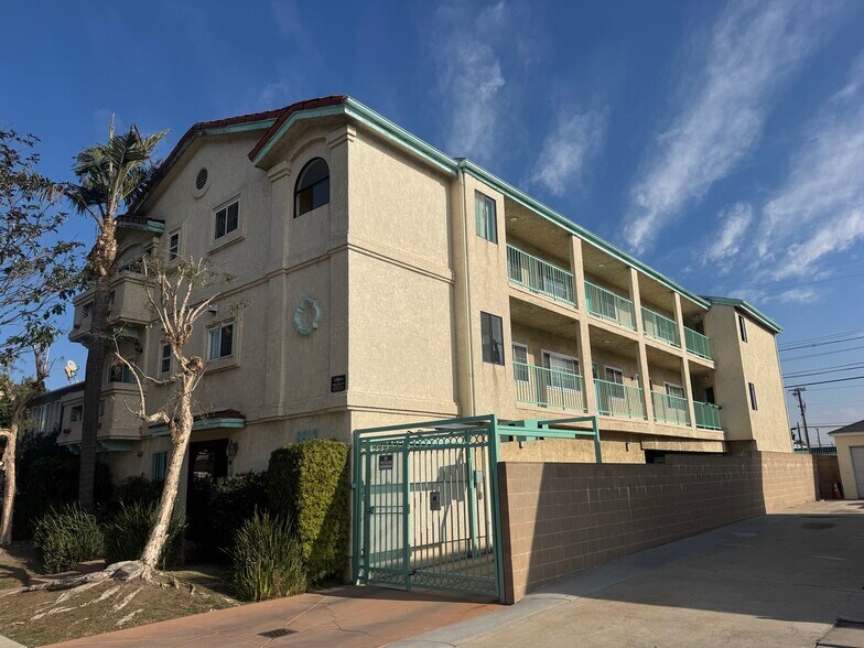 More Photos Of 8812 Reading Ave, Los Angeles Apartments For Sale